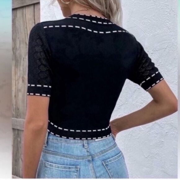 NWT Women Contrast Trim Button Detail Knit Top
Size S - Picture 3 of 9